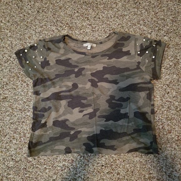 Express Tops - Camo Top Express Tops - Camo Top